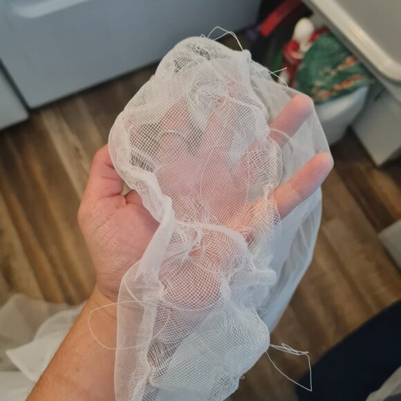 Wedding dress - Picture 4 of 12